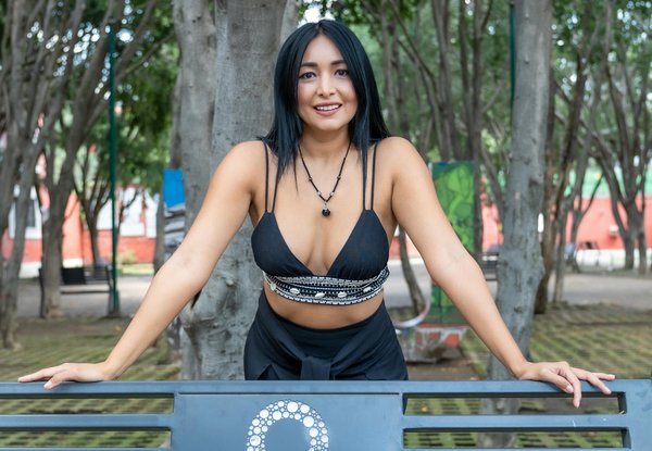 How Can You Transform Your Living Room into a Home Office Efficiently?